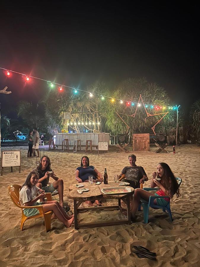 Surfing Beach Nilaveli Trincomalee Exteriör bild